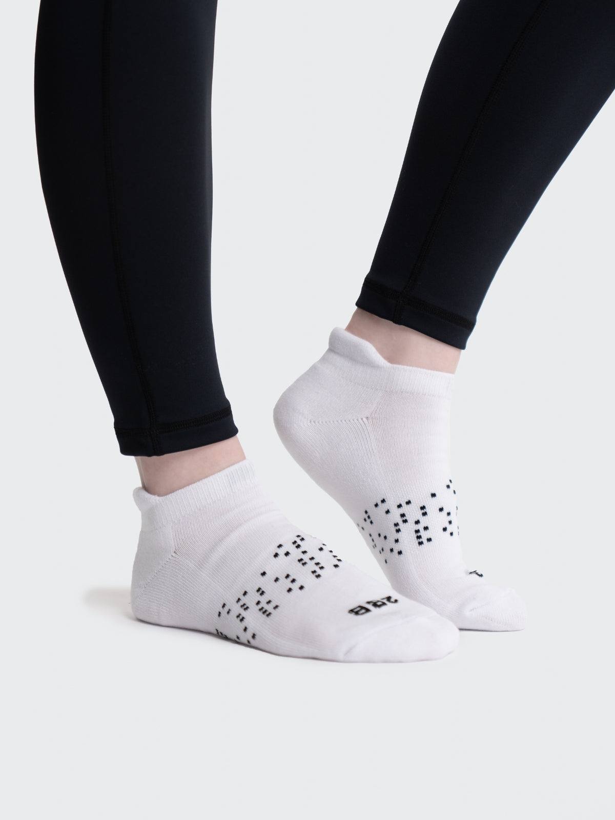 Two Blind Brothers - Gift Neutral Ankle Sock Bundle (4 Pairs) White